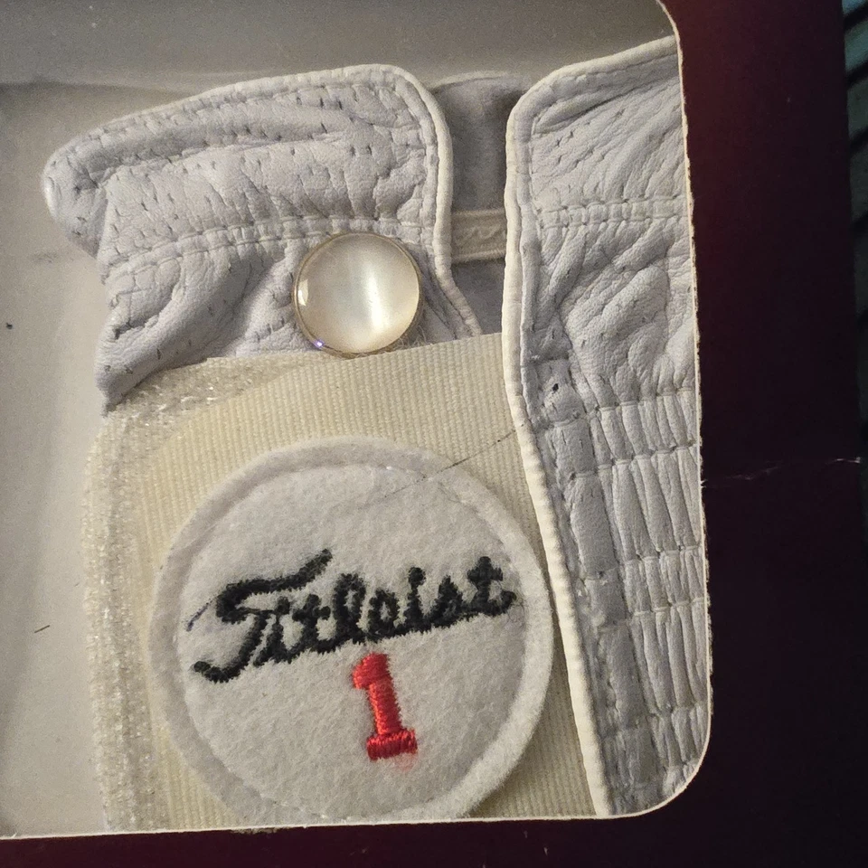 Винтажная перманентная мягкая дамская перчатка для гольфа Titleist левая маленькая Cabretta кожаная с жемчужной застежкой - Изображение 2 из 4