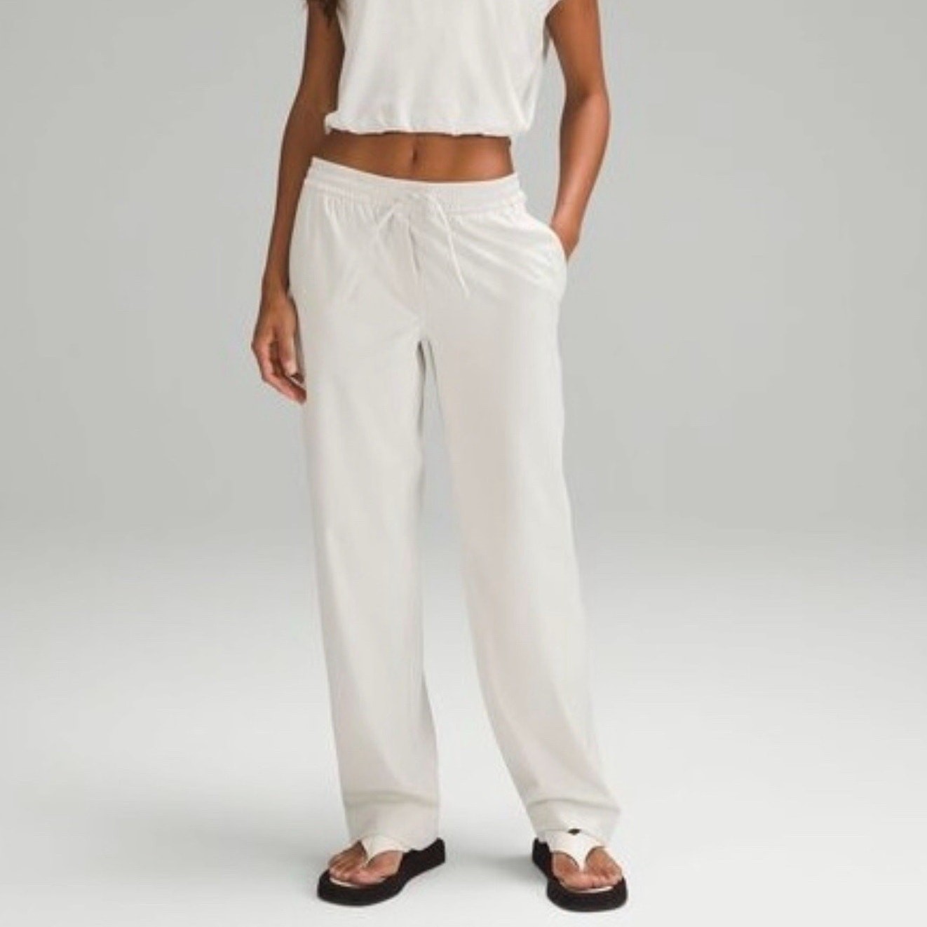 Lululemon Pants Straight Leg Women’s M Luxtreme Mid Rise Trouser White Casual