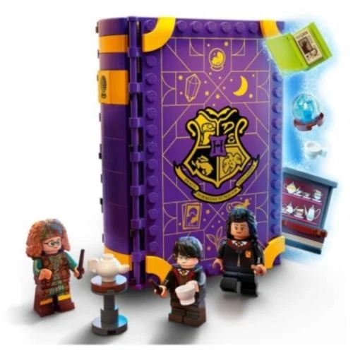 LEGO Harry Potter 76396 Hogwarts Moment: Divination Class, photo 1 of 5