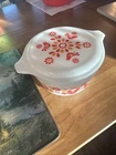 Vintage Friendship Pyrex #473 1 quart Mixing Bowl with matching Lid