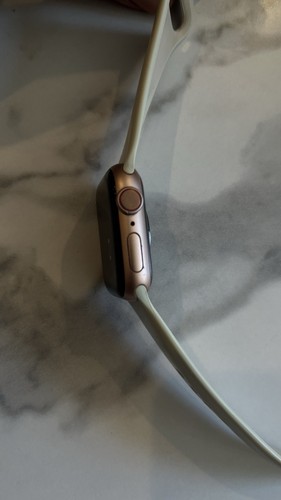 Apple Watch Series 5 40mm Rose Gold - Zdjęcie 3 z 6
