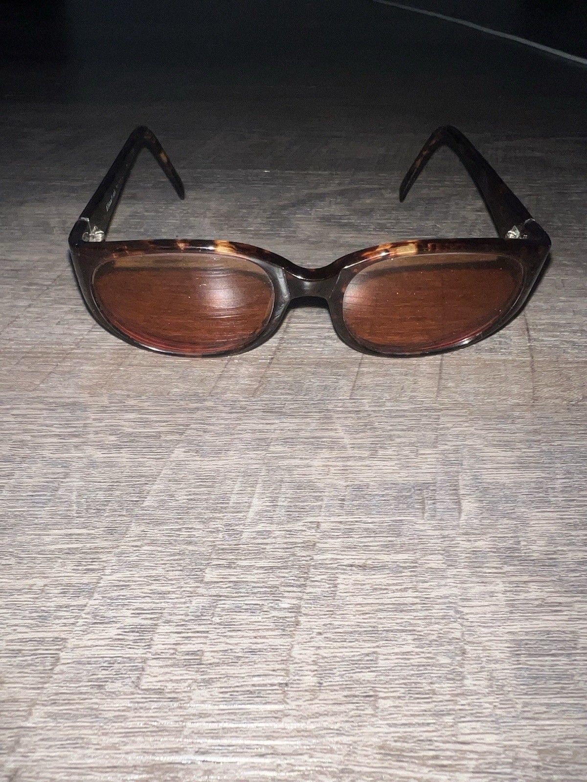 Elizabeth Arden Rectangular Tortoise Shell Sungla… - image 1