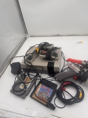 Original Nintendo NES Console Bundle W/ 3 controllers, 2zapper, 2 games, tested!