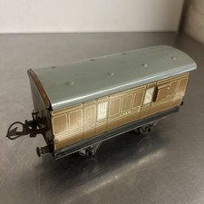 Hornby 42200 Passenger Brake Van O Gauge VGC Boxed Ref T44