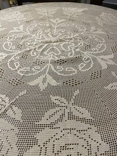 COPRITAVOLO/TOVAGLIA  AD UNCINETTO LAVORAZIONE A FILET FATTO A MANO COLOR ECRU'