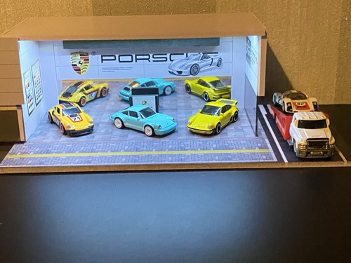 hot wheels premium Porsche x5 and transporter Plus Porsche Diorama. New. - Picture 9 of 24