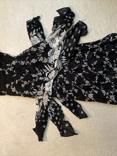 Damen langlagig schwarz weiß Blumenmuster Flowie Kleid kurzärmelig - Bild 6 von 12