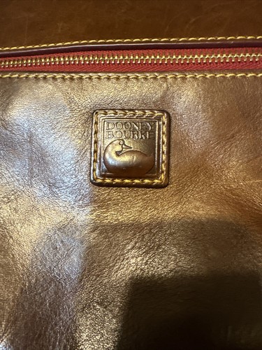 Dooney & Bourke Florentine Medium Pocket Clutch in Brown Euc - Picture 3 of 6