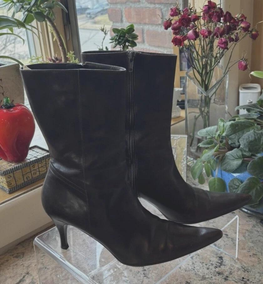 Cole Haan/Italy brown boots size 7 thin heel  all leather, exelent condition - Image 3 of 4