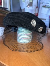 Vintage 40s black velvet beret hat with veil, Made In Paris