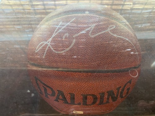 PROMO: Kobe Bryant signed Spalding Basketball in Display Case - COA - Picture 1 of 2