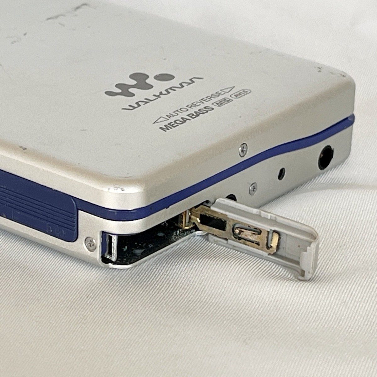 SONY WM-EX631 Silver 2002 Walkman Vintage Cassette Player
