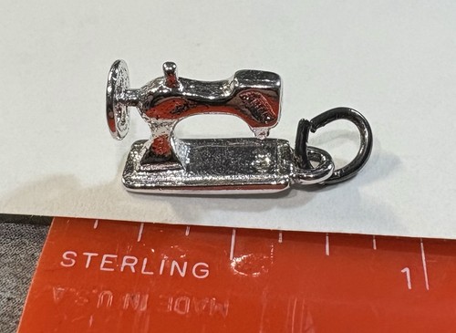 Simpson Sterling Silver Sewing Machine Charm Pendant Vintage Seamstress - Picture 2 of 3