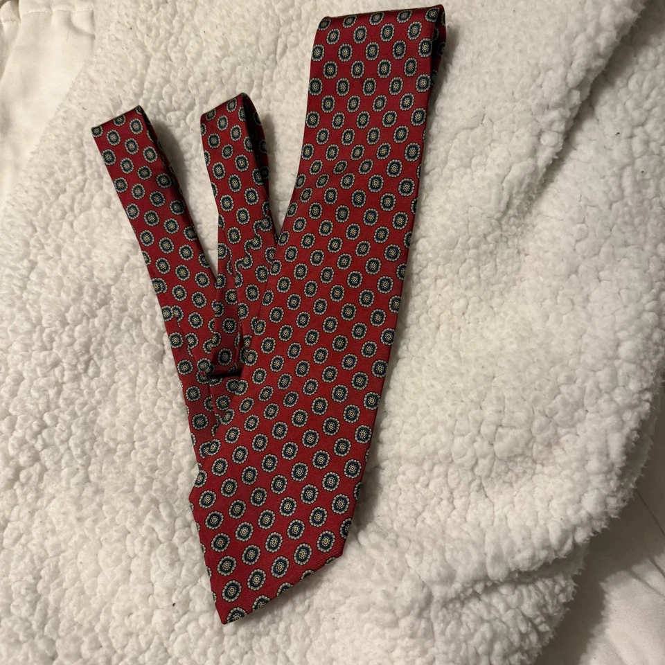 Corbata de Colección Gant Borgoña Medallón Hecha en EE. UU. 2,5 X 57" Foto 3 de 3