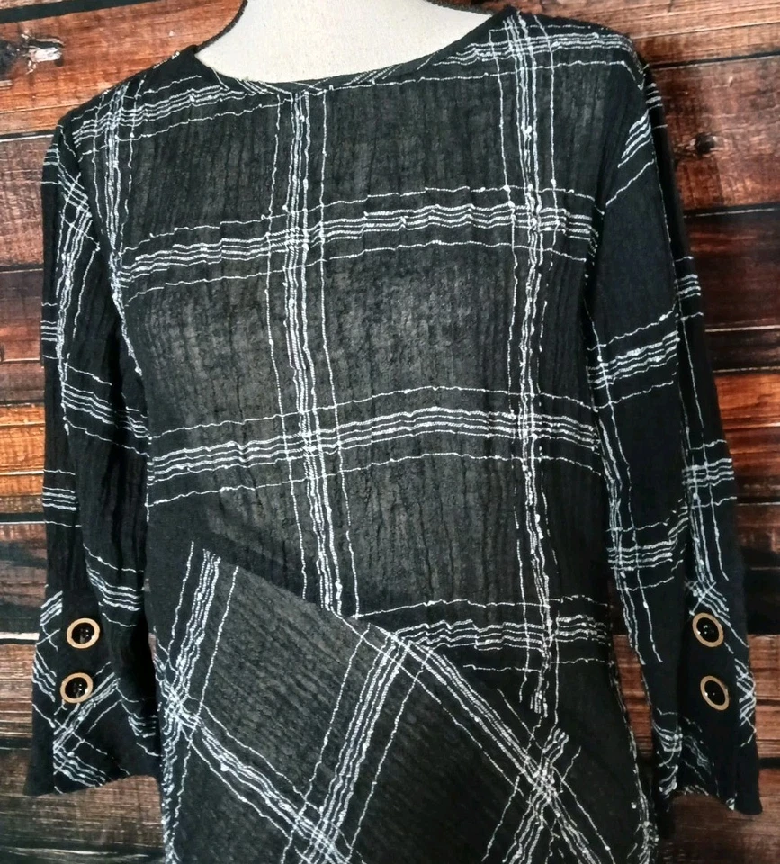 Habitat Tunic Top XS Boho Linen Blend Black White Asymmetrical Plaid 3/4 Sleeve  - Image 4 of 4