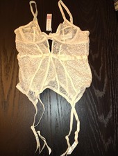 32A - ADORE ME LYNN CORSET UNDERWIRE BUSTIER /GARTER-UNLINED-BEIGE/EGGSHELL