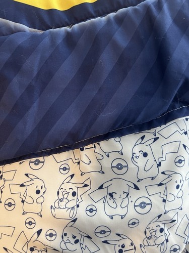 Official Nintendo Pokemon 2017 Pikachu Comforter Blanket Only Twin Size - Picture 2 of 4