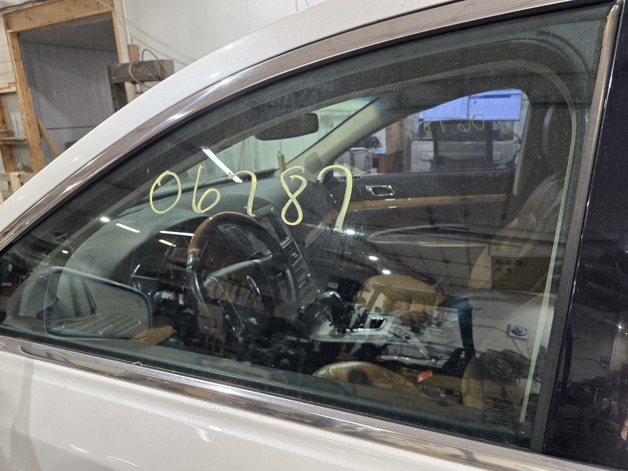 Driver Left Front Door Glass Acoustic Glass Fits 10-19 MKT 643902