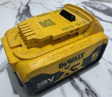 DeWalt DCB184 18v xr 5 ah Li-Ion Battery  in perfect working order 