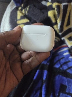 Apple AirPods Pro 2nd Generation with MagSafe Wireless Charging Case (USB C)...
