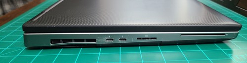 Dell Precision 7730 Xeon E-2176M 1TB NVMe 64GB RAM Radeon Pro WX 7100 (8GB) 97Wh - Picture 5 of 7