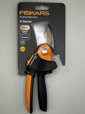New - Fiskars PowerGear2 X-Series  Pruners Titanium Blade Model P552
