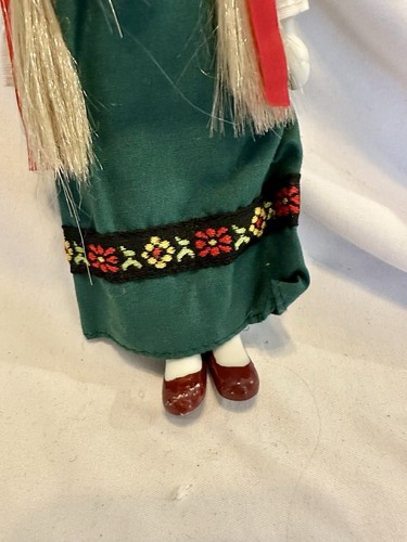 Bambola tedesca in porcellana 8 pollici dipinta a mano Natale abbigliamento tradizionale - Foto 6 di 12