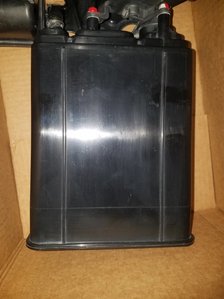 Toyota Highlander Lexus RX400h RX450h 2006 a 2015 bote de carbón de vapor de combustible Foto 4 de 4