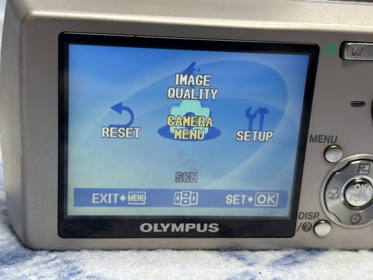 Olympus Mju 810 8.0MP Digital Camera Silver **NO CHARGER**NO