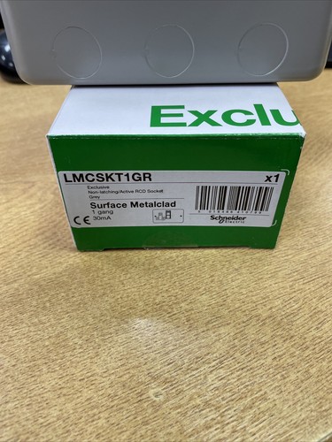 Schneider 30 mA metallverkleidete RCD-Buchse • Exklusives Sortiment • LMCSKT1GR - Bild 2 von 2