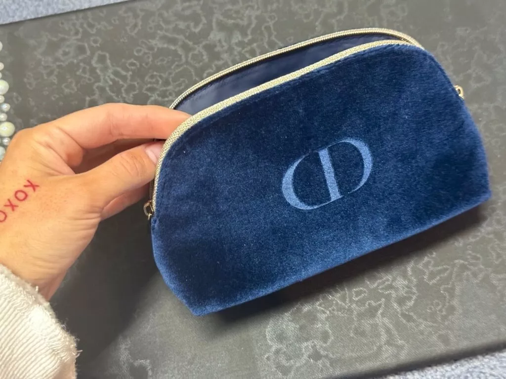Pochette cosmétique Christian Dior velours bleu lune neuve