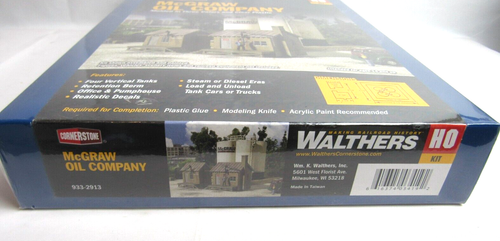 Walthers Cornerstone HO Scale McGraw Oil Company #933-2913 NIB - Picture 2 of 6