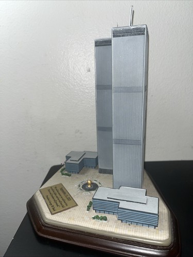 Danbury Mint Twin Towers Commemorative World Trade Center 9/11 Memorial NYC 10" - Picture 8 of 16