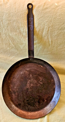 De Buyer Crepe Omelet Pan Frying Skillet Made in France Carbon Steel 9.5'' Used
