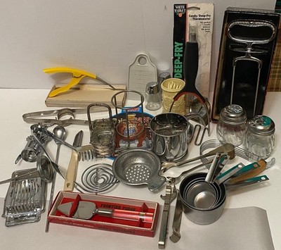 Lot of 27 Metal Kitchen Gadgets, Tools, Utensils ~ Mostly Modern ~ Some Vintage