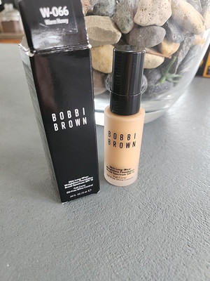 Bobby Brown W 066 Skin Lonh Wear Weightless Foundation. 44ml Travel Nib