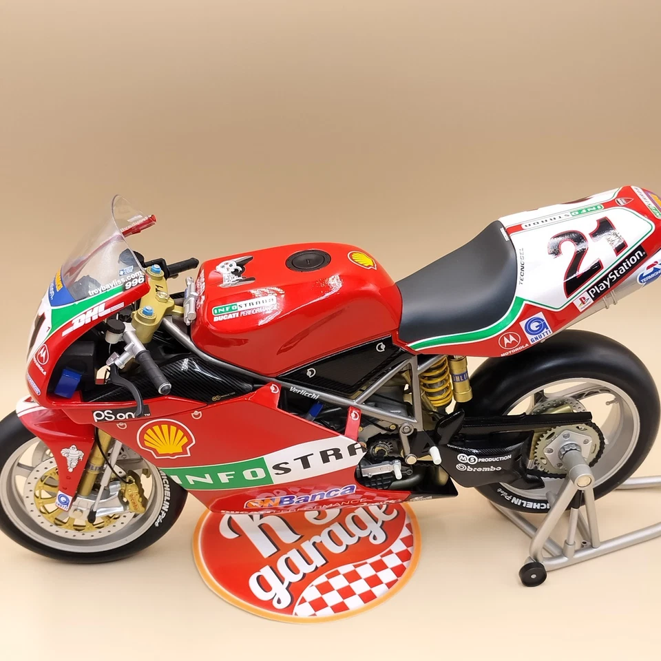 Minichamps 1/6 Ducati 996R T. Bayliss Infostrada World Champion 2001 062011221 - Image 2 of 4