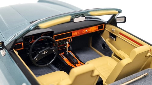 Norev 1/18 - Jaguar XJ-S V12 H.E Cabriolet 1988 Blue Diecast Model Car - Picture 8 of 9