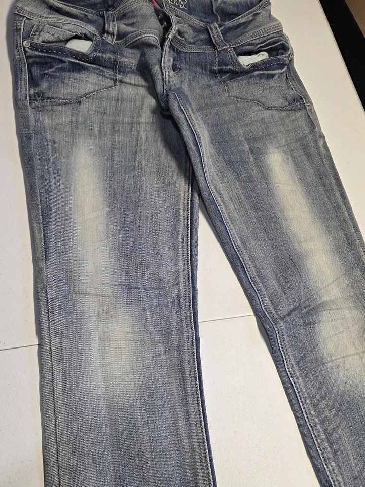 Почти знаменитые женские джинсы размер 9 искусственно состаренные - Изображение 2 из 4