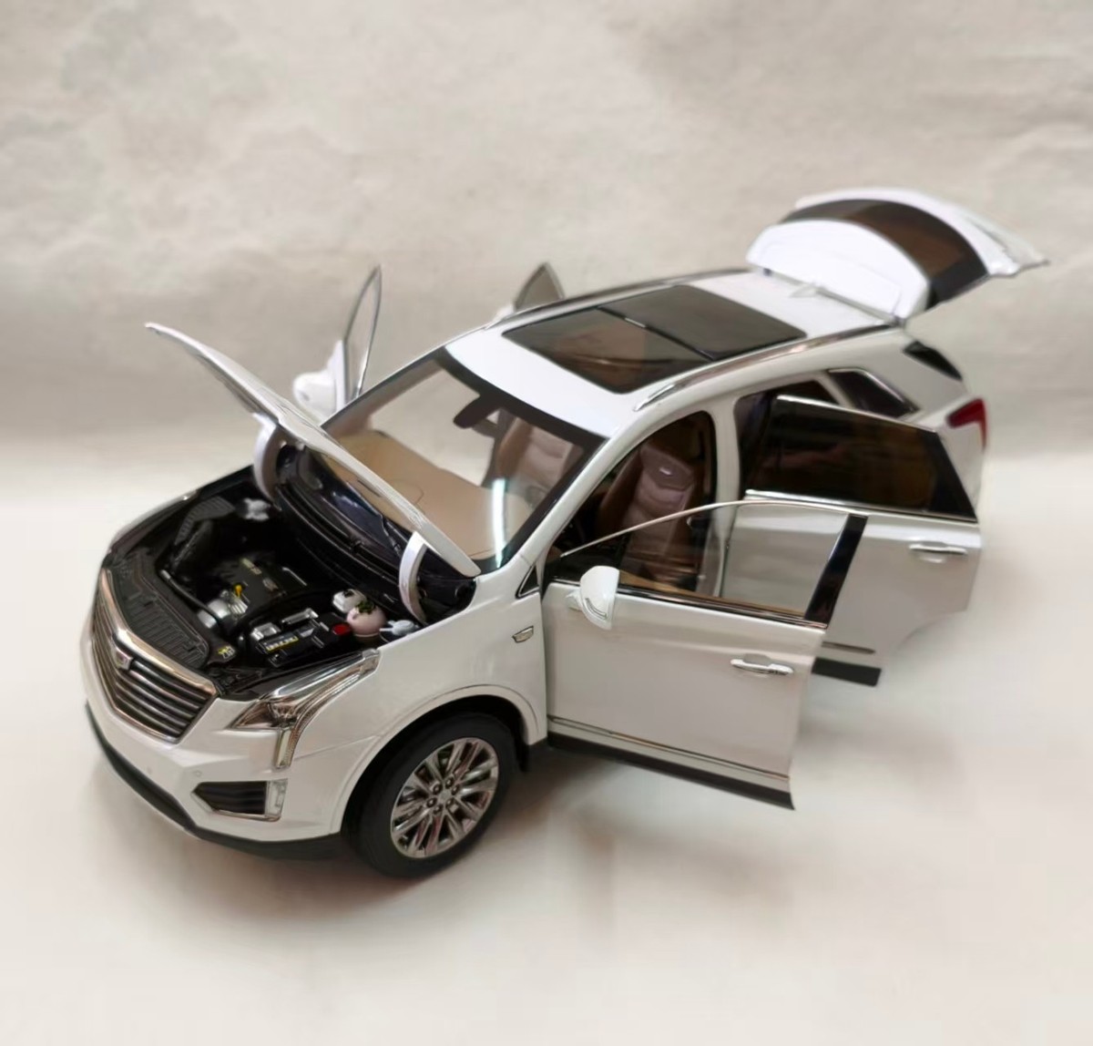 1/18 Cadillac XT5 SUV 2023 China SAIC GM Dealer diecast model | eBay