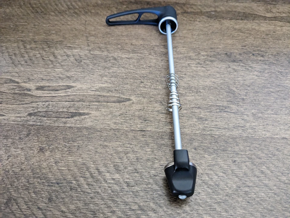 New Giant / DT Swiss RWS Road REAR ONLY Quick Release Skewers - QR - 130mm - Image 3 of 4