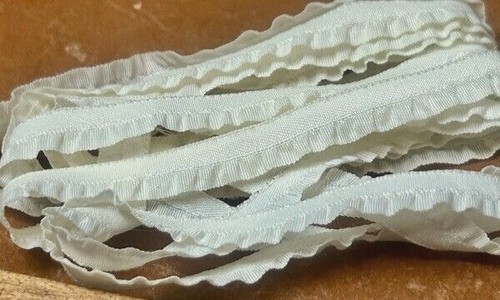 vintage embroidered 3/8" ruffle lettuce edges trim 1yd made in France Ivory - Picture 3 of 3