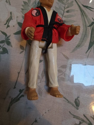 1986 Karate Kid Daniel Remco action figure with Red Gi Robe Working Action - Picture 9 of 14