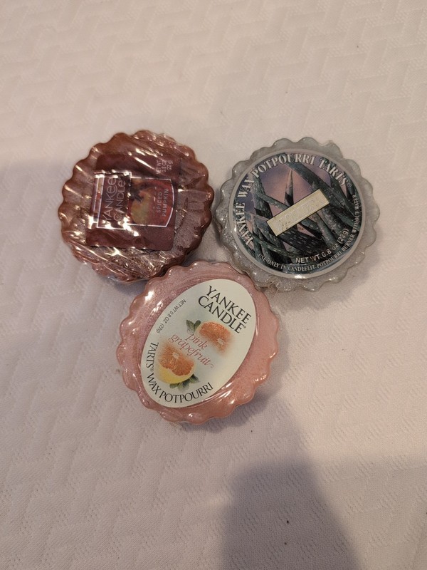 Yankee Candle Wax / Tart Melts (3) Aloe Vera, Pink Grapefruit, Spiced Pumpkin 