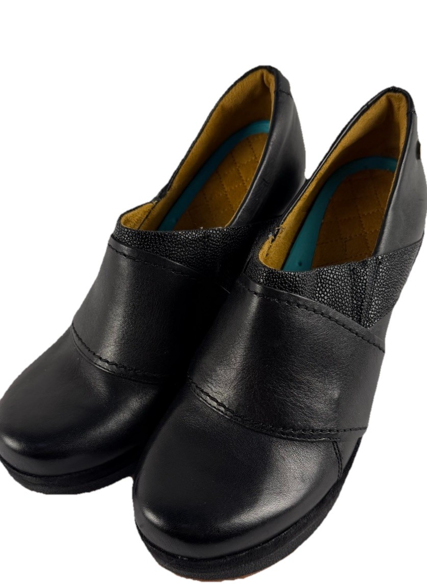 MOZO Devine Slip Resistant Wedge Platform Heels S… - image 1