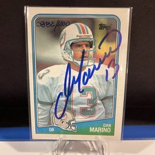 Dan Marino On Card Autograph 1988 Topps - #190 - Dolphins Football Card
