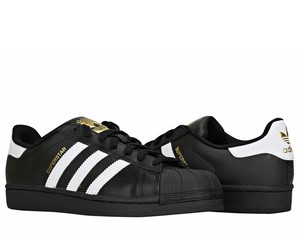 adidas blancas con lineas negras