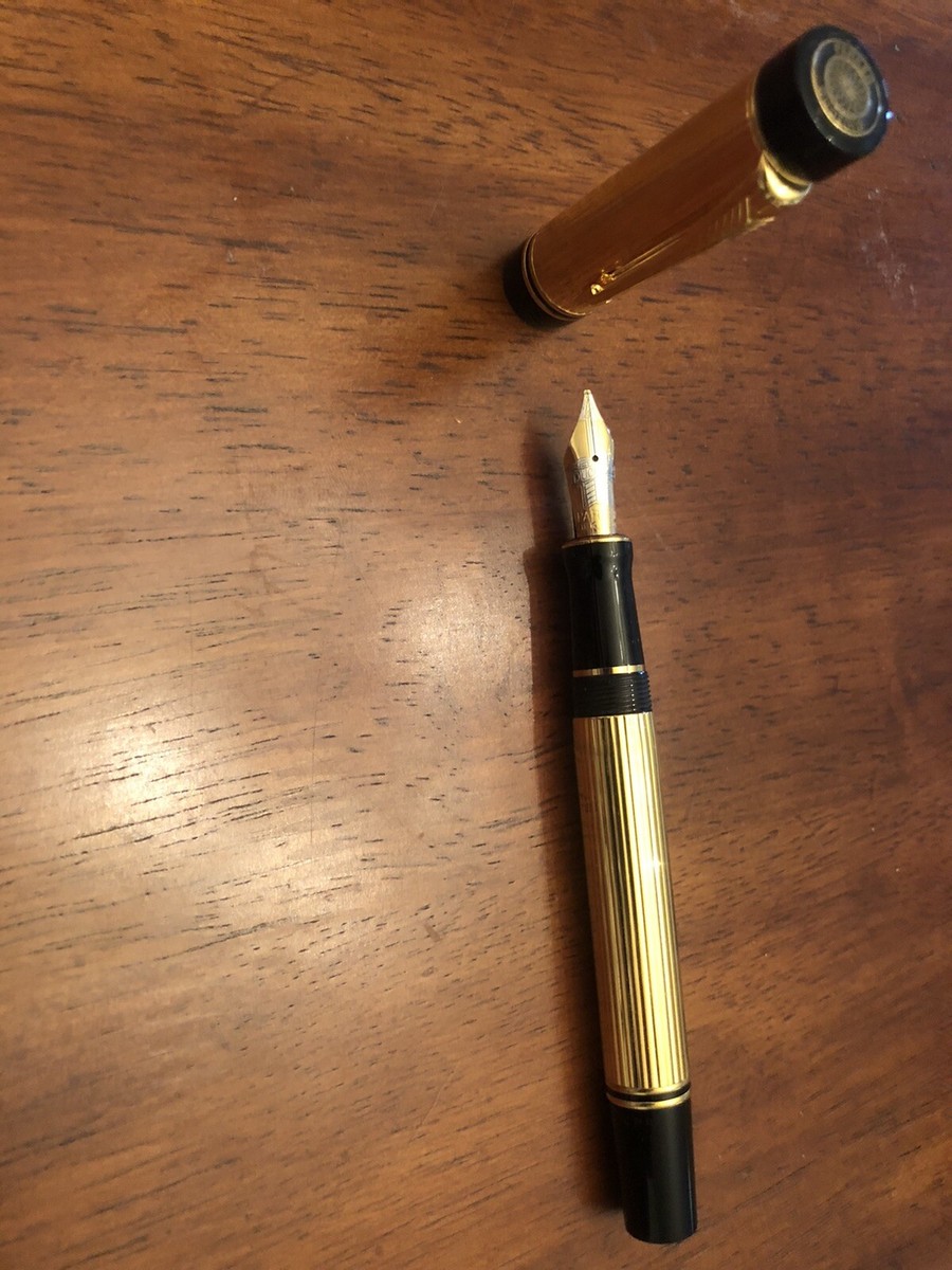 Vintage PARKER DUOFOLD 18K 750 (M) GOLD trim, Vac Fill, Made