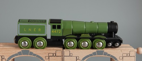 BRIO 33687 FLYING SCOTSMAN for Thomas and Friends Wooden Railway Engines Train - Picture 3 of 8