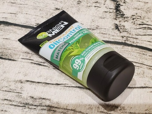 GARNIER para Hombres Aceite de Lavado Facial Control Gel Espumante Carbón Tratamiento del Acné Matcha - Imagen 5 de 12